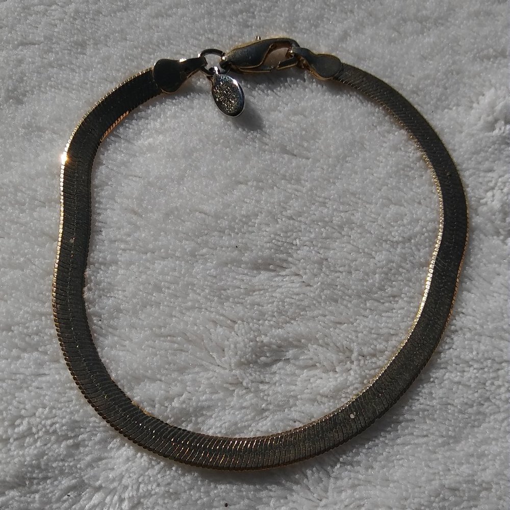 VTG American Showcacse Gold Colored Bracelet